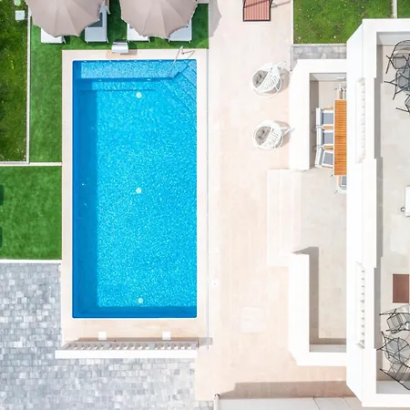 Bachin Villa *