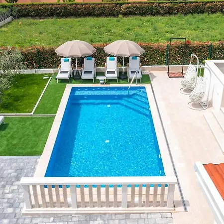 Bachin Villa Kastela