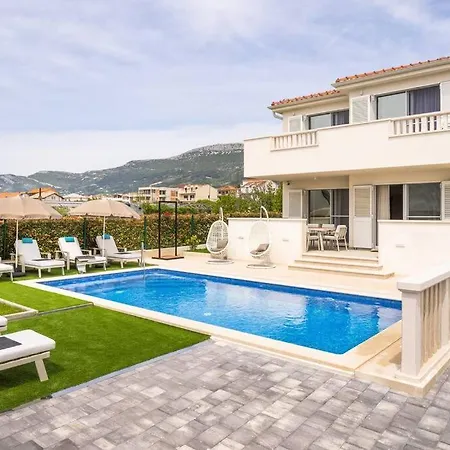 Bachin Villa *