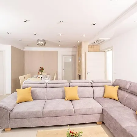 Bachin Villa *